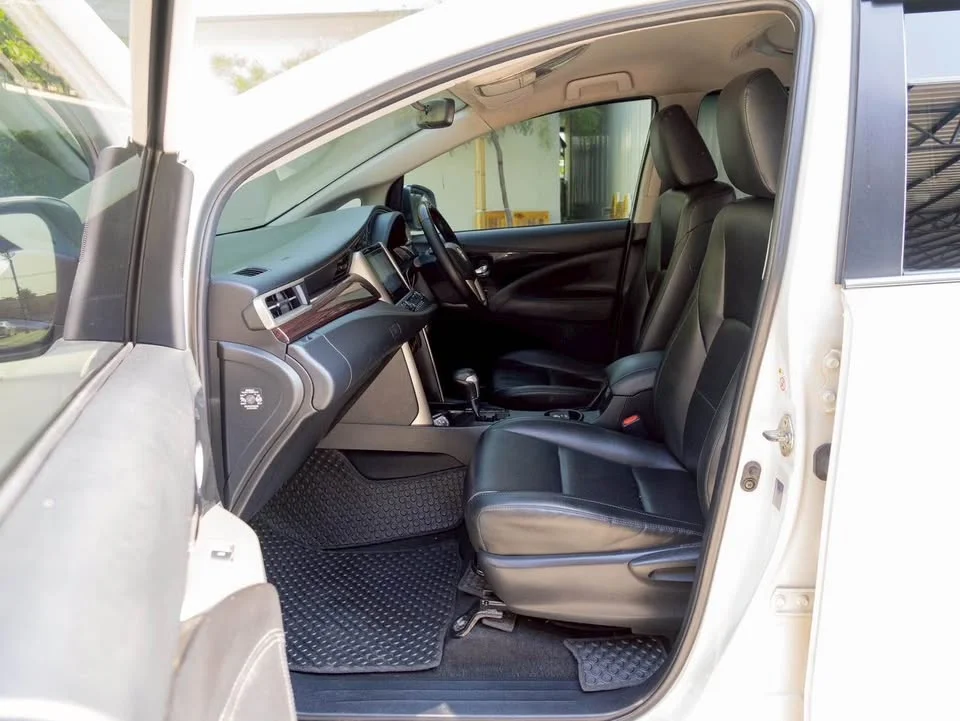 2017 Toyota Innova II 3