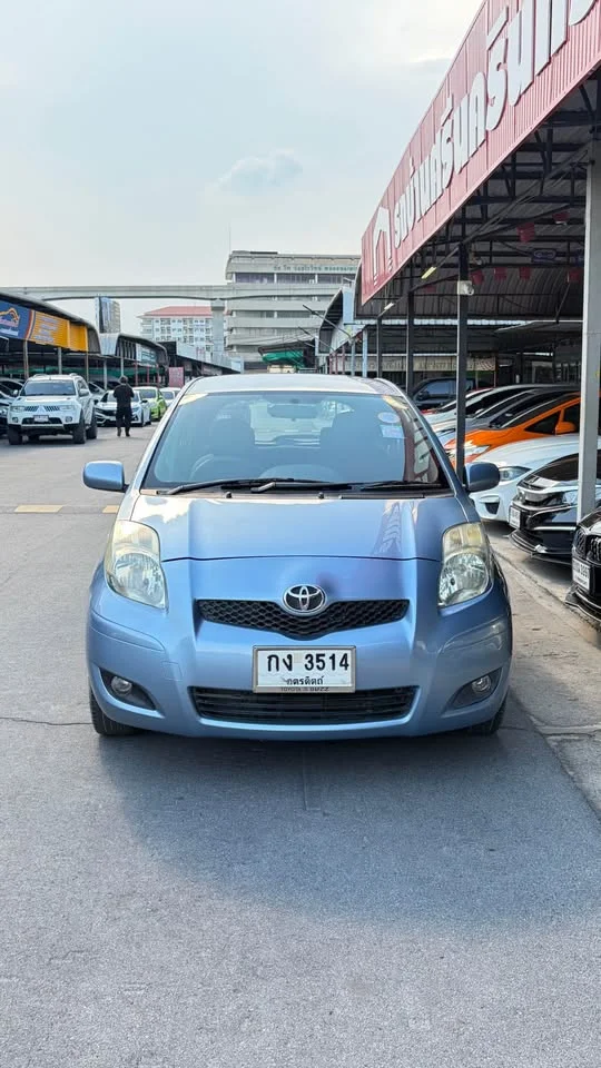 2012 Toyota Yaris II 2