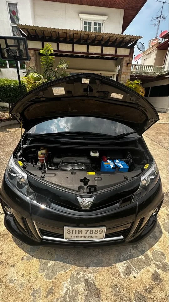 2014 Toyota Estima III 2