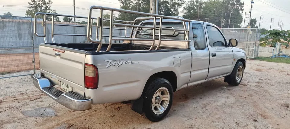 2002 Toyota Hilux Tiger VI 2