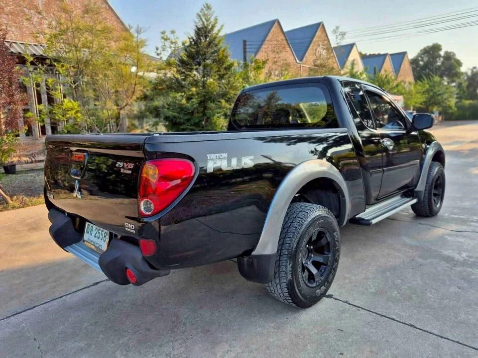 2012 Mitsubishi Triton IV 3