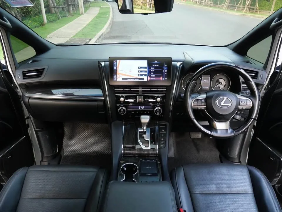 2020 Lexus LM I 2