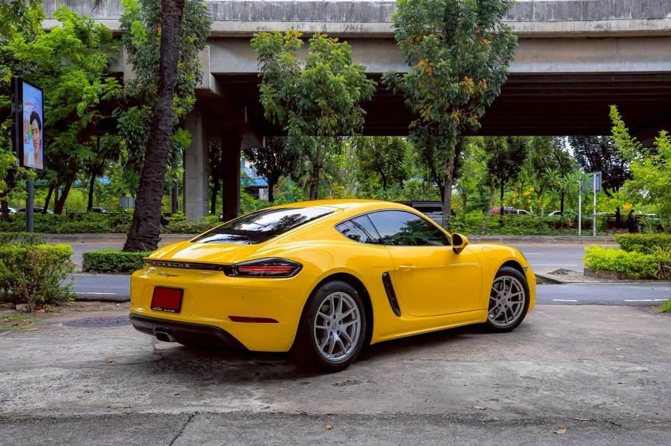 2017 Porsche 718 Boxster and Cayman IV 3