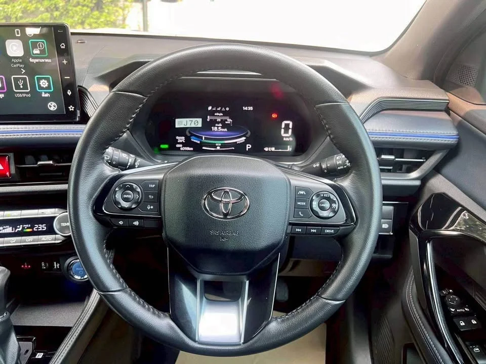 2024 Toyota Yaris Cross AC200 3