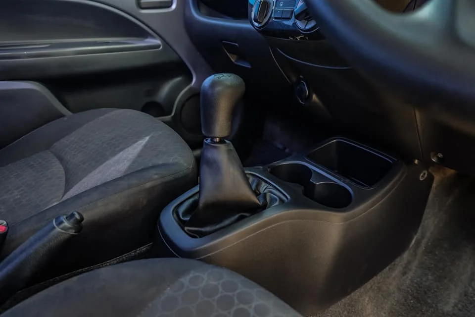 2556 Mitsubishi Mirage VI 2