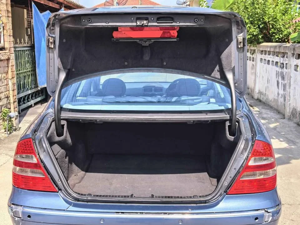 2004 Benz E-Class W211 2