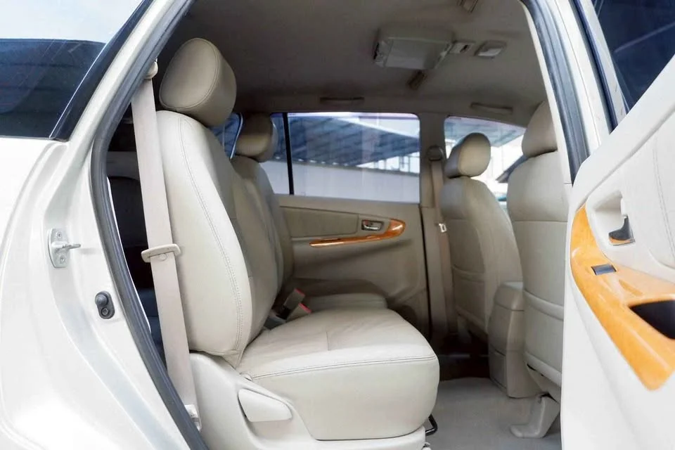 2009 Toyota Innova I 2