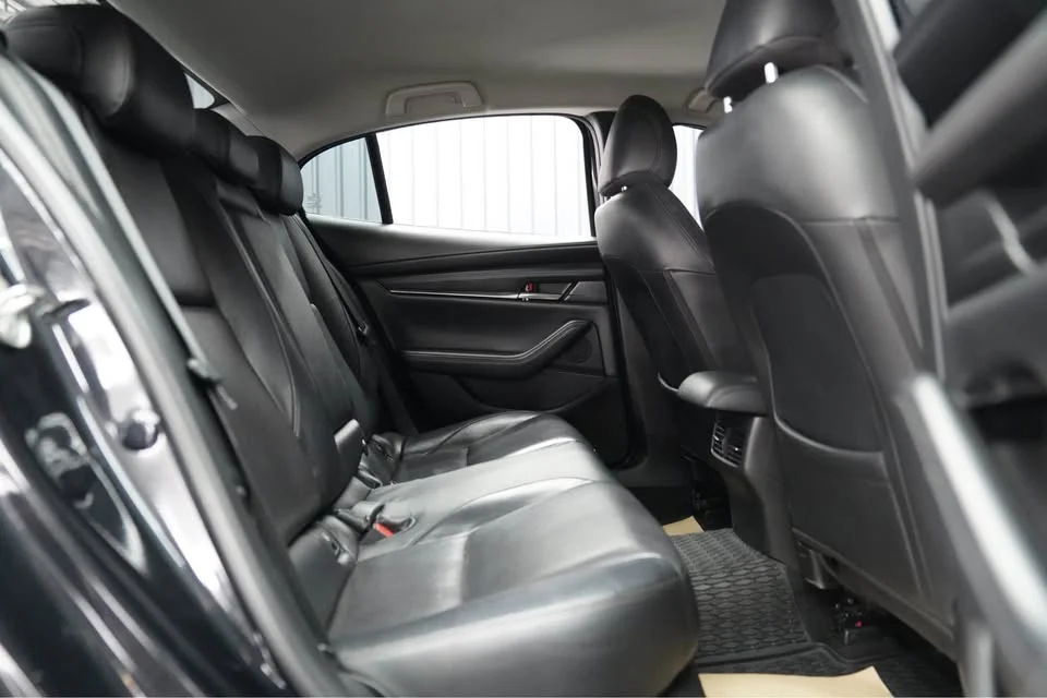 2019 Mazda 3 IV 3