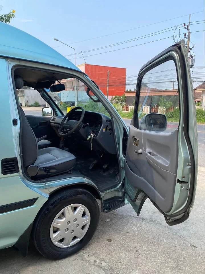 1995 Toyota Commuter IV (H100) 3