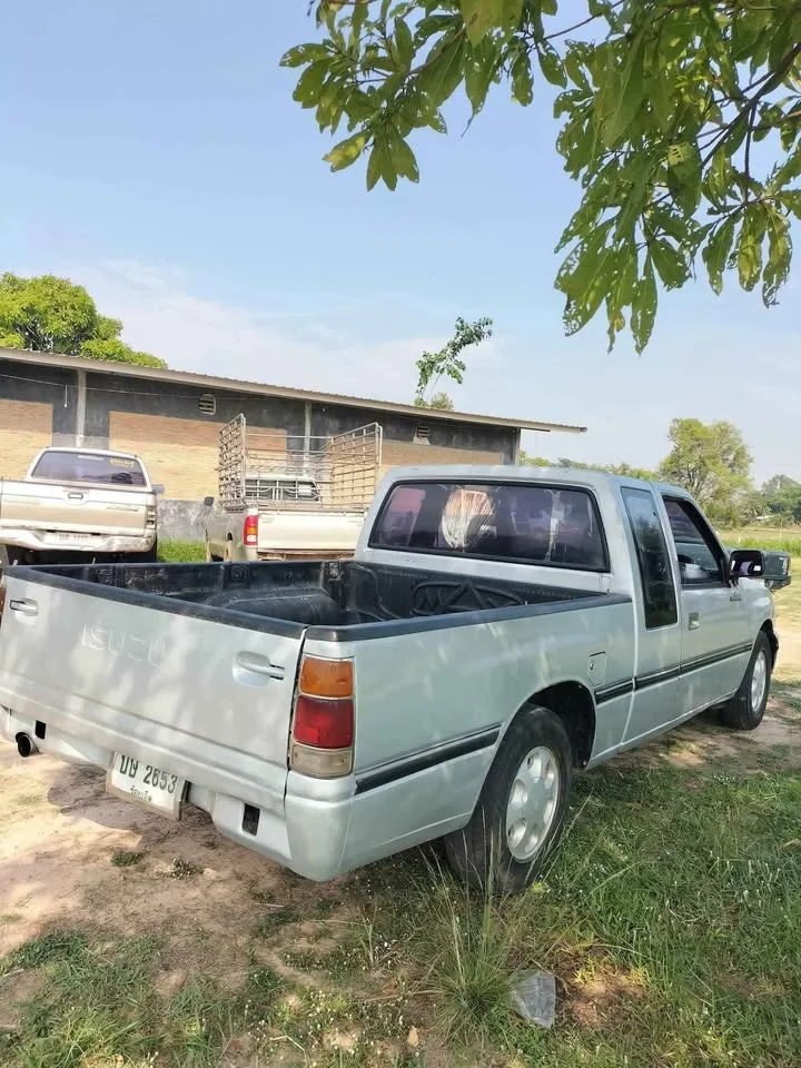 1993 Isuzu TFR III 2
