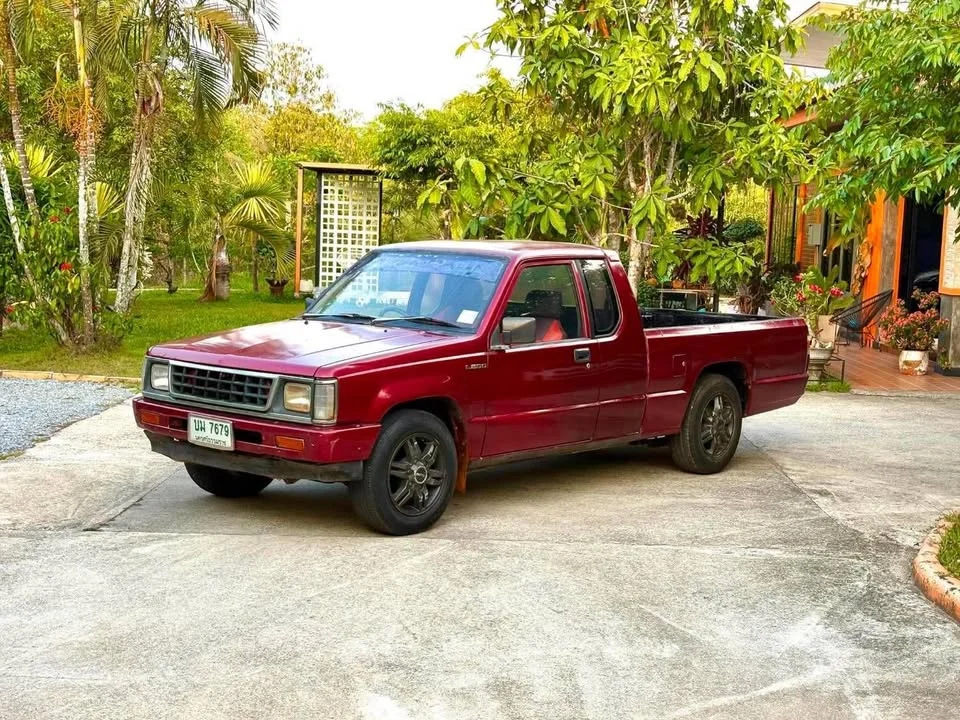 Mitsubishi Triton II 2
