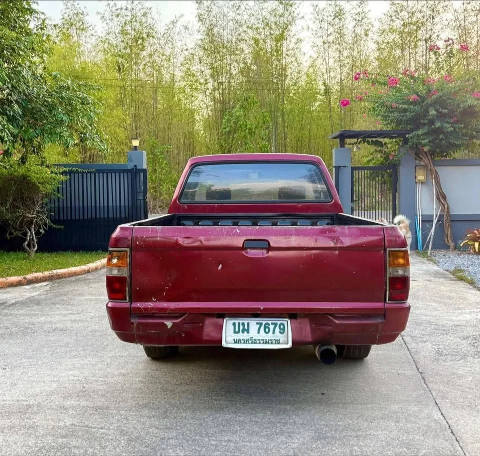 Mitsubishi Triton II 3