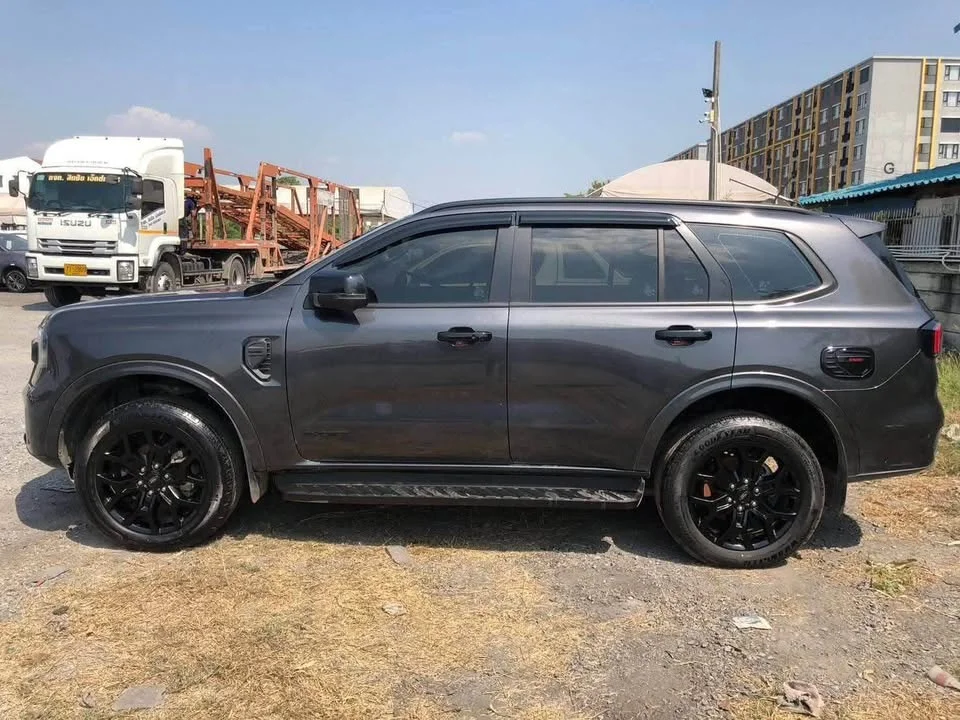 2024 Ford Everest III 2