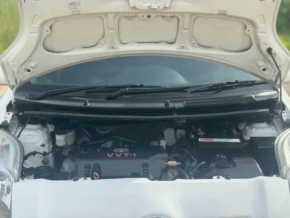 2008 Toyota Yaris II 2