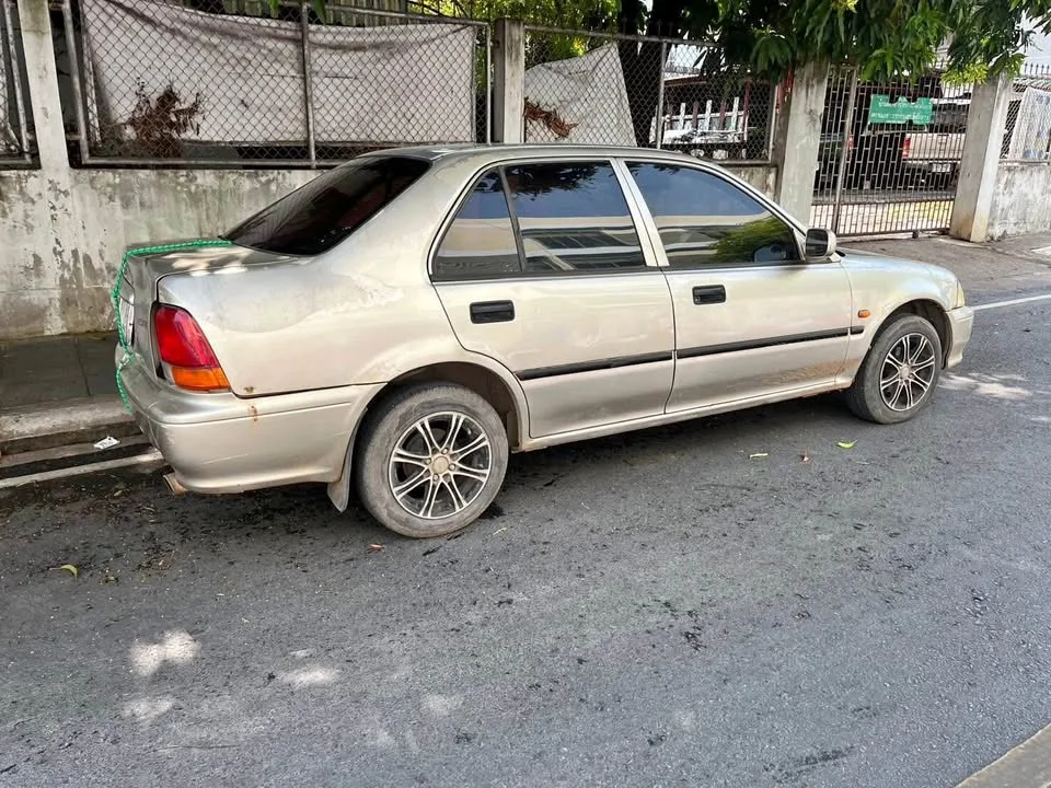 1995 Honda City III 2
