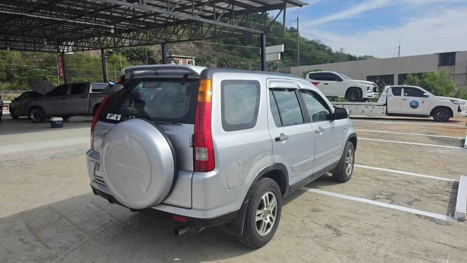 2003 Honda CR-V II 3