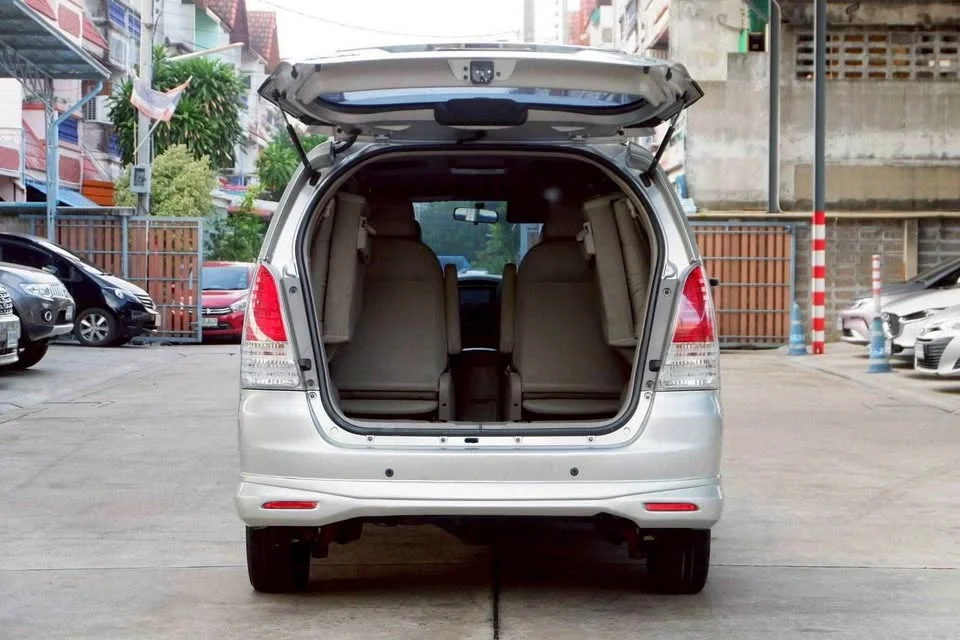 2009 Toyota Innova I 3