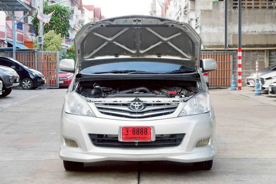 2009 Toyota Innova I 2