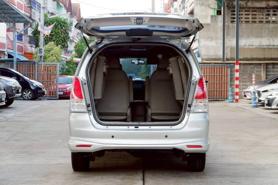 2009 Toyota Innova I 3