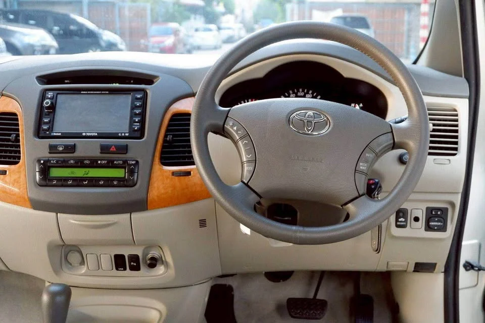 2009 Toyota Innova I 2