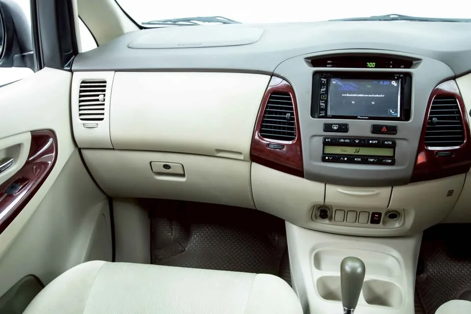 2007 Toyota Innova I 3