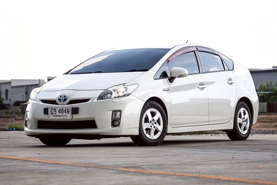 2011 Toyota Prius III 3