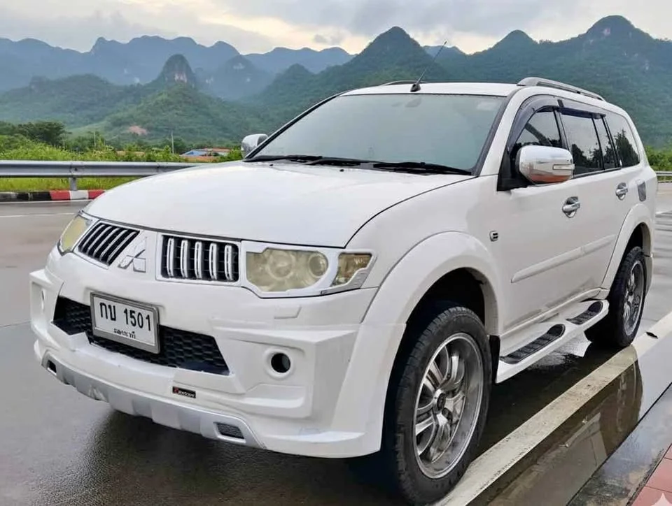 2012 Mitsubishi Pajero Sport II 2