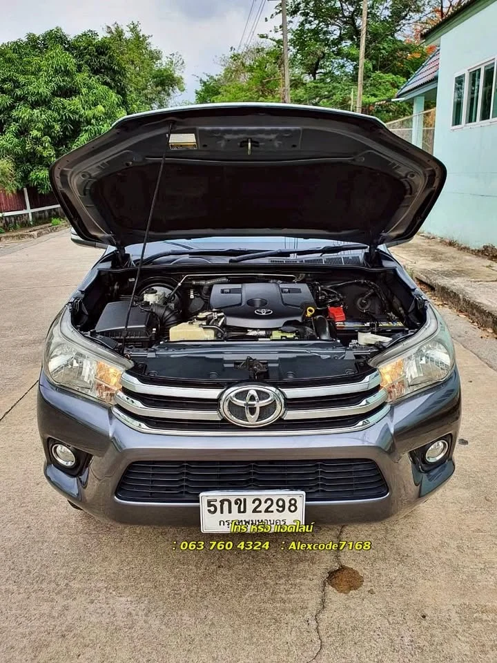 2016 Toyota Hilux VIII 2