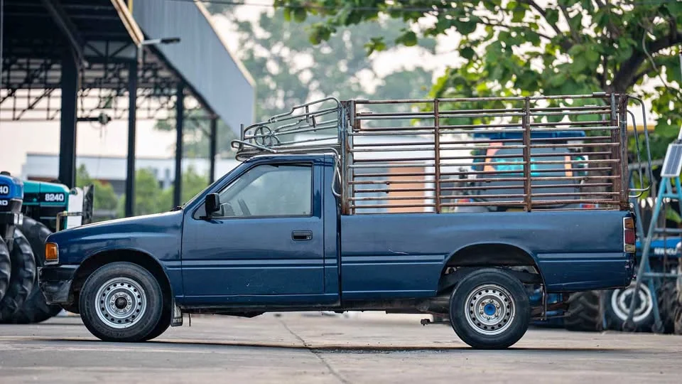 1996 Isuzu TFR III 3