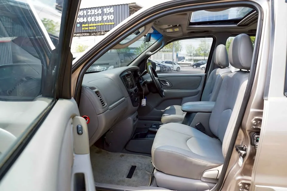 2003 Mazda Tribute I 3