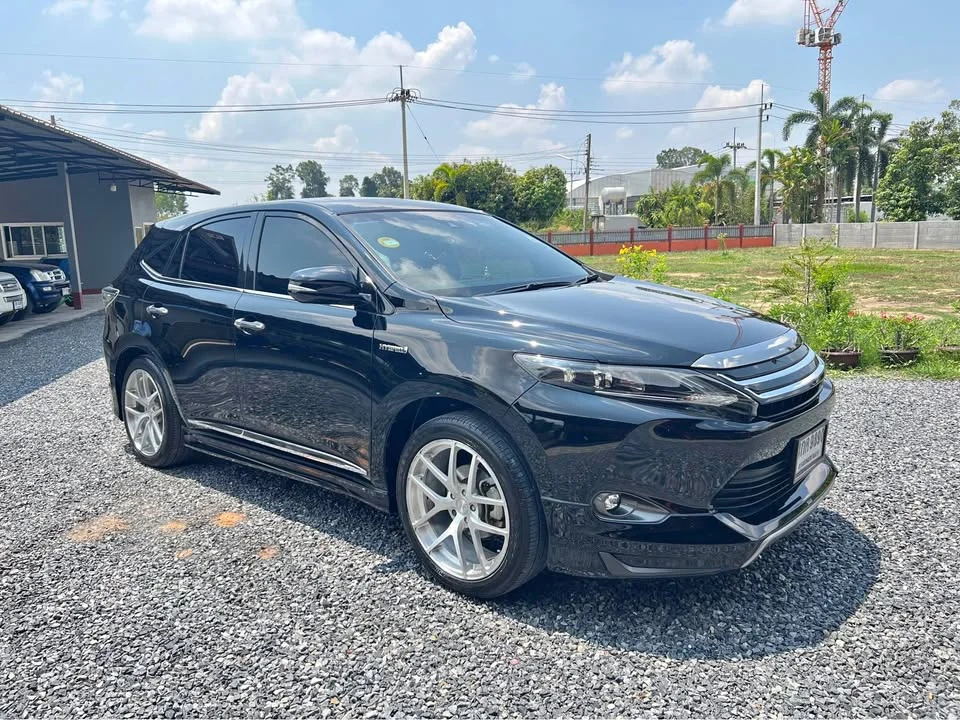 2015 Toyota Harrier III 3