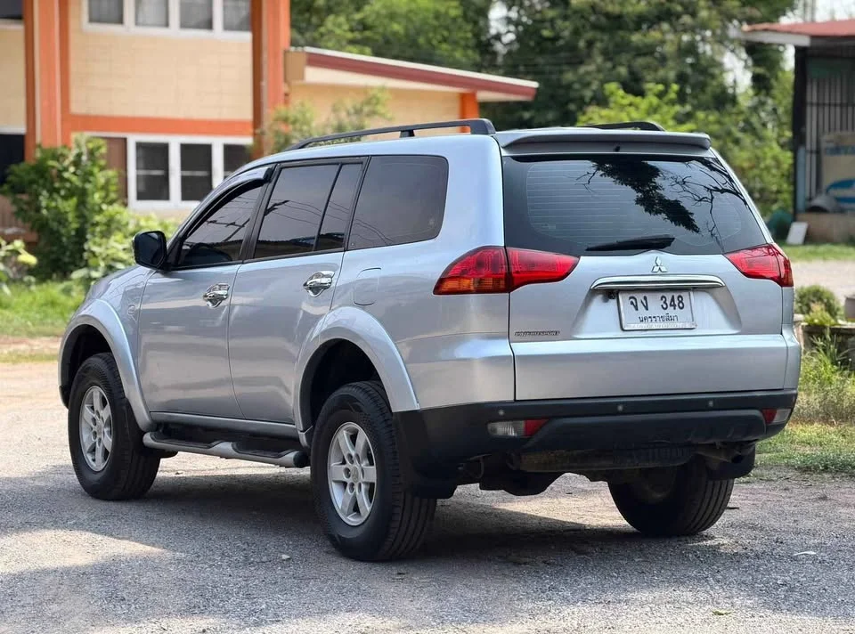 2011 Mitsubishi Pajero Sport II 2