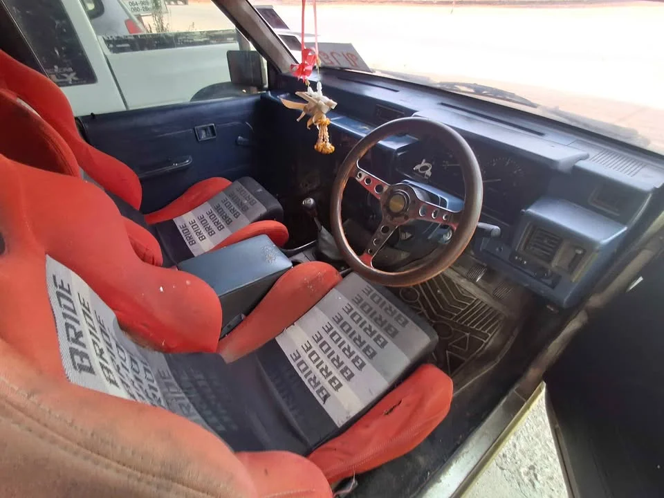 Mitsubishi Triton II 3