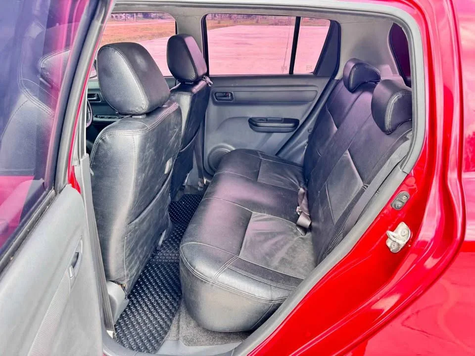 2011 Suzuki Swift I 2