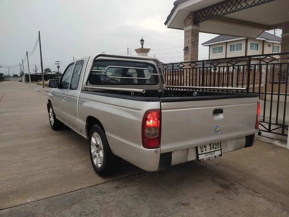 2004 Mazda 2500 Fighter V 2
