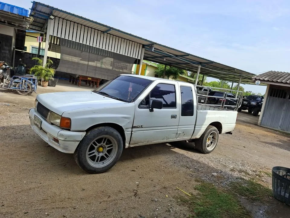 1989 Isuzu TFR III 3