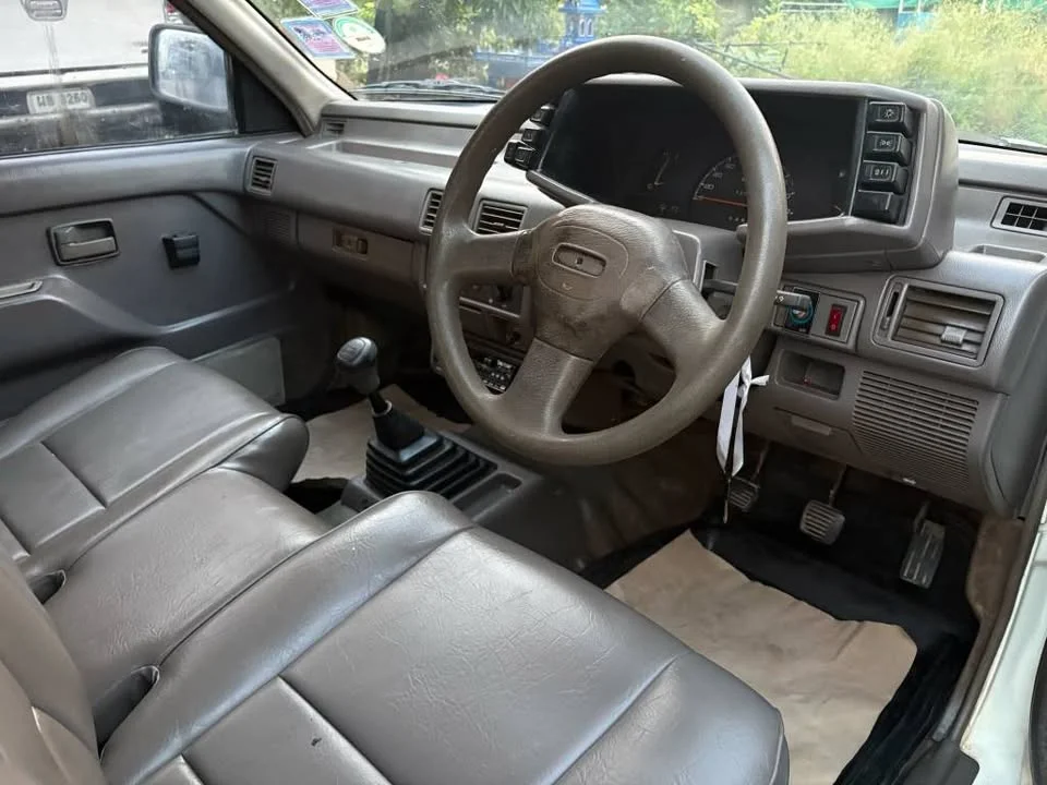 1995 Isuzu TFR III 3