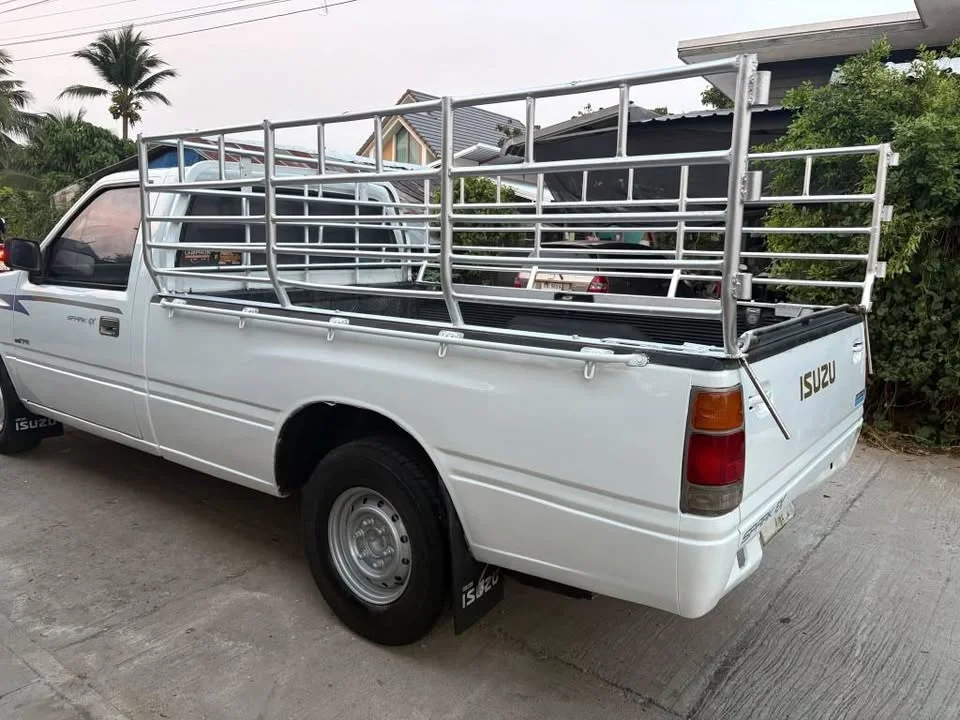 1995 Isuzu TFR III 2