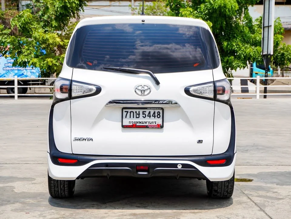 2018 Toyota Sienta II 2