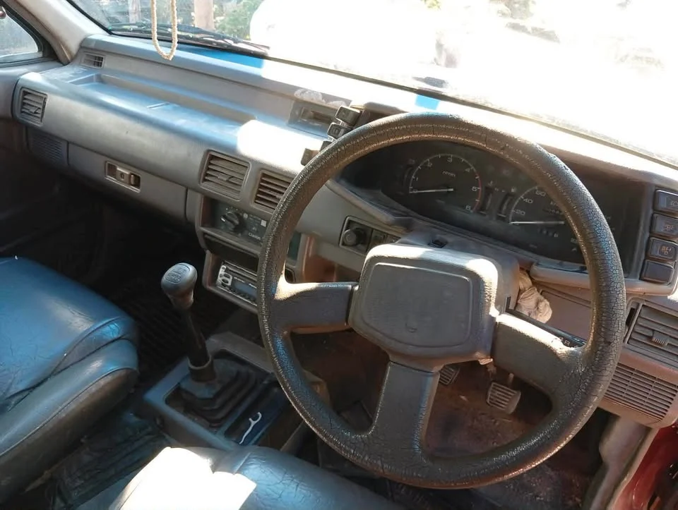 2000 Isuzu TFR III 3