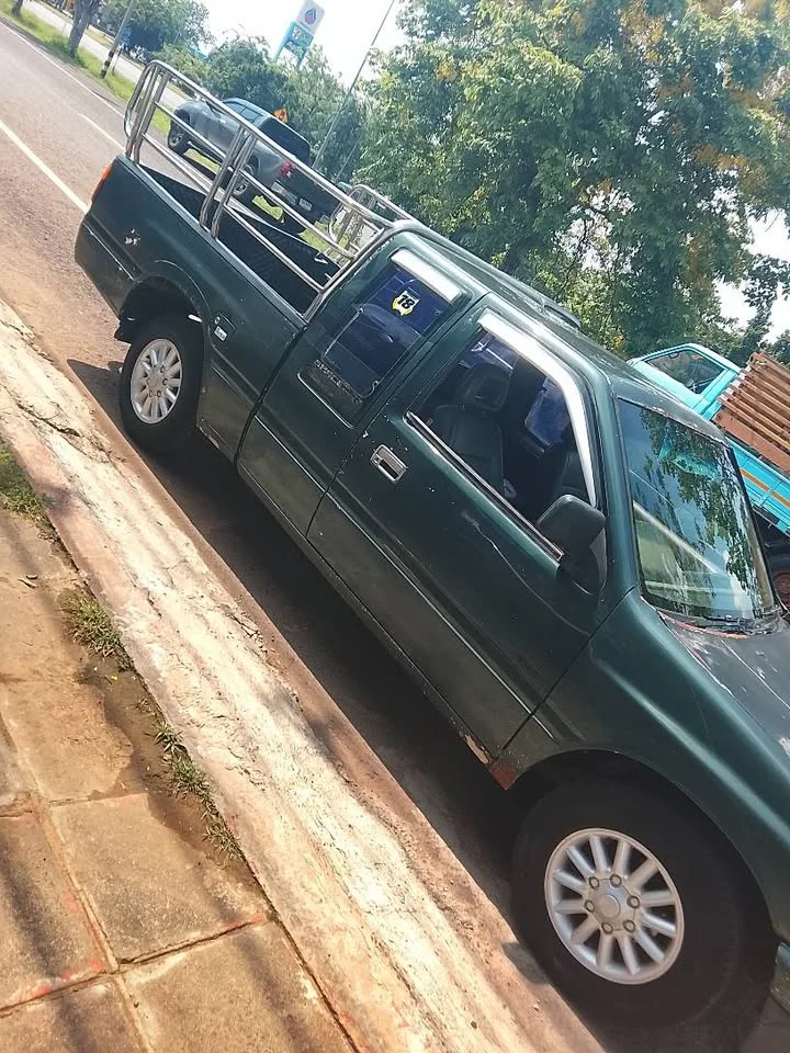 1994 Isuzu TFR III 2