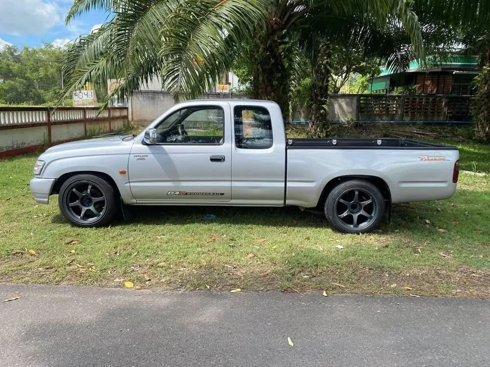 2003 Toyota Hilux Tiger VI 2