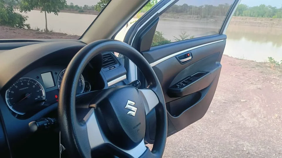 2012 Suzuki Swift II 2