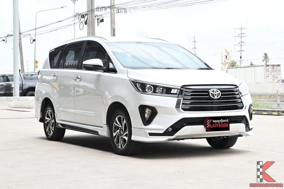 2022 Toyota Innova II 3