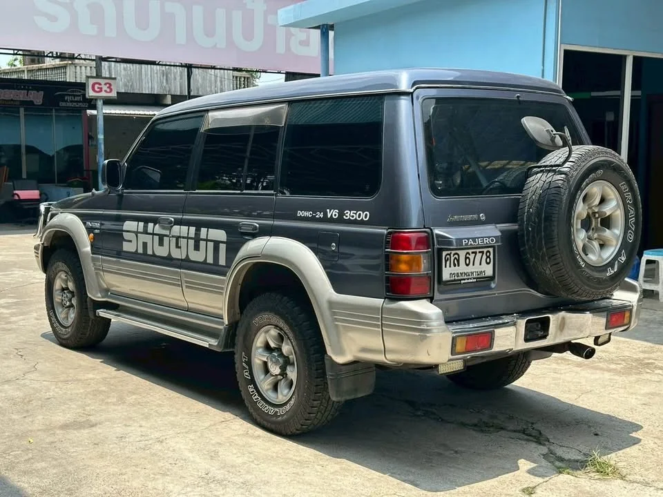 1995 Mitsubishi Pajero II 2