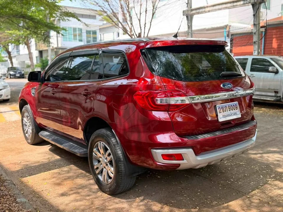 2016 Ford Everest II 2