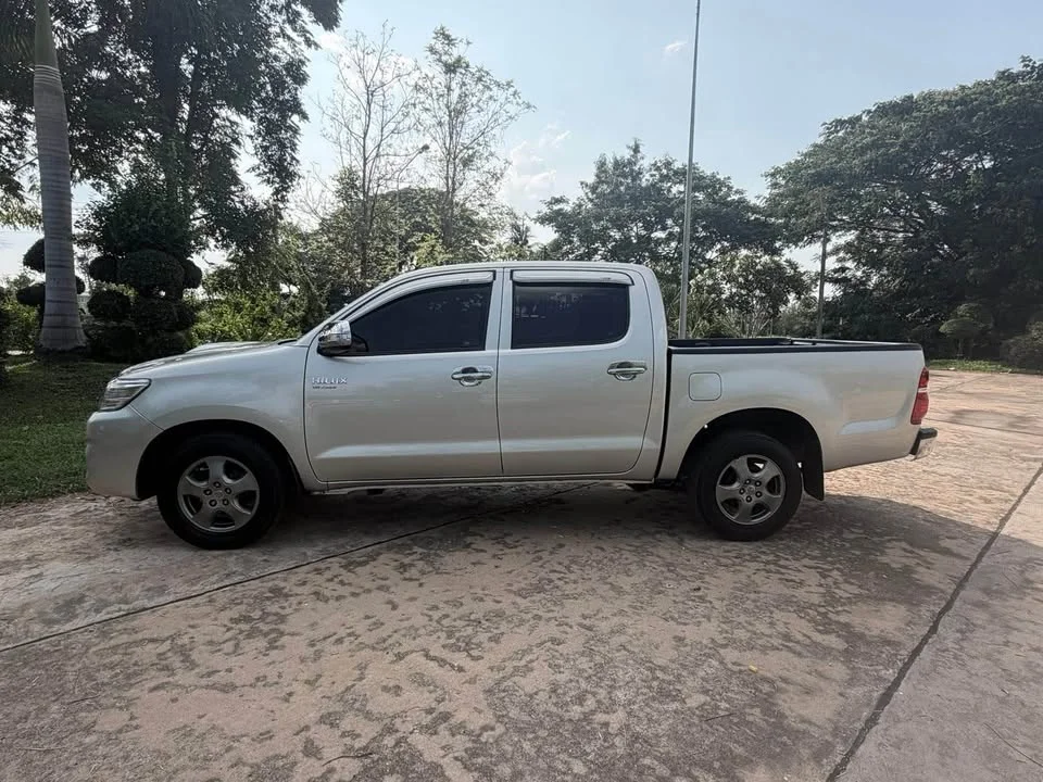 2014 Toyota Hilux VII 2