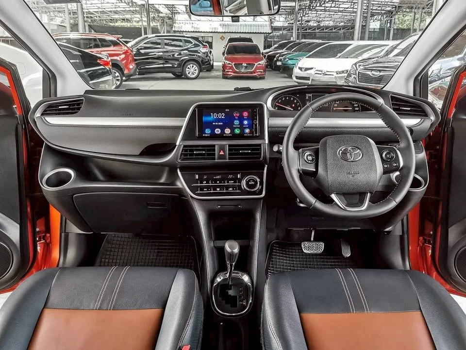 2018 Toyota Sienta II 3