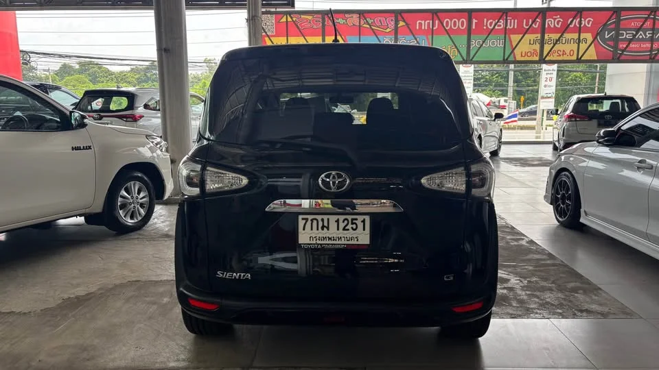 2018 Toyota Sienta II 3
