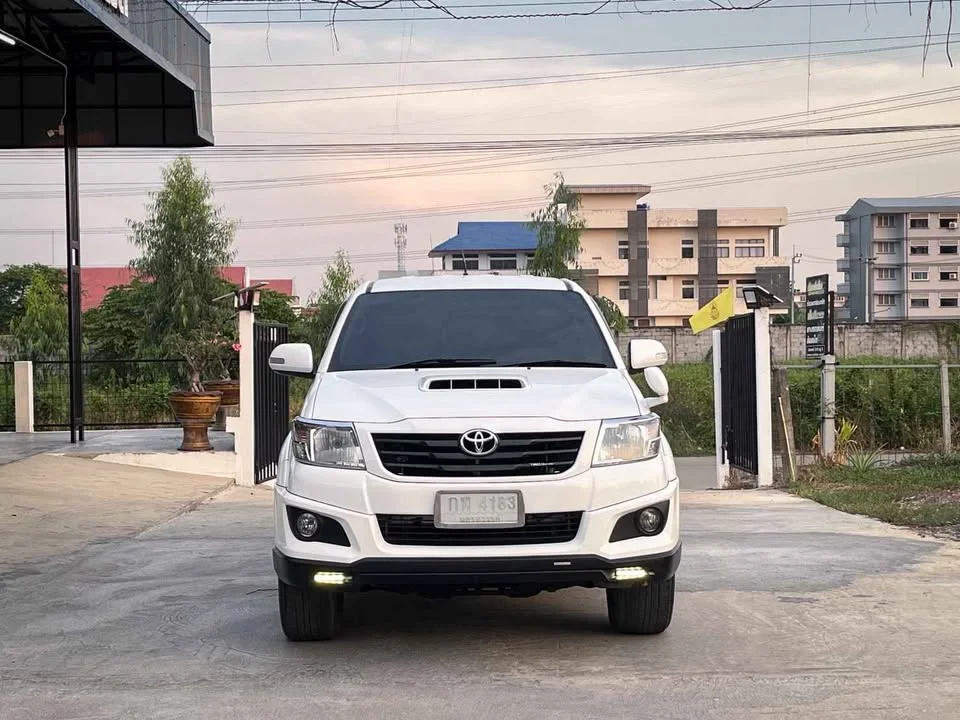 2014 Toyota Hilux VII 3